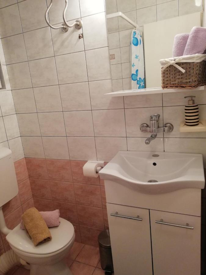 فندق Apartman Komadina ماكارسكا المظهر الخارجي الصورة