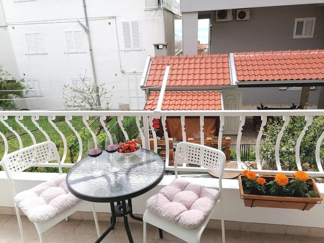 فندق Apartman Komadina ماكارسكا المظهر الخارجي الصورة
