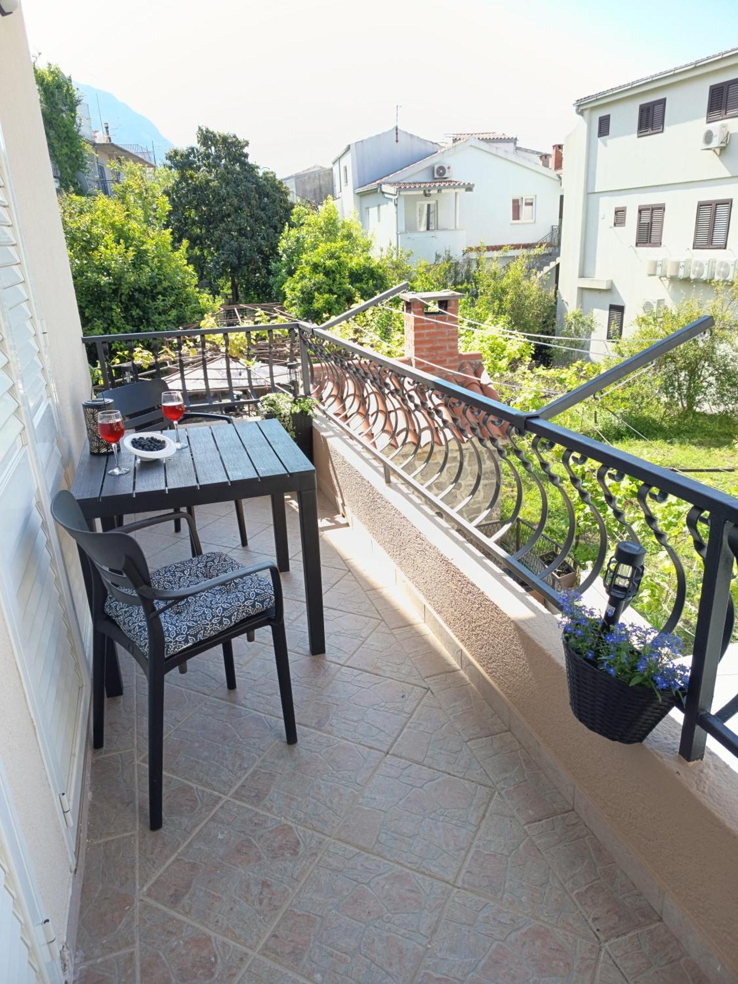 فندق Apartman Komadina ماكارسكا المظهر الخارجي الصورة